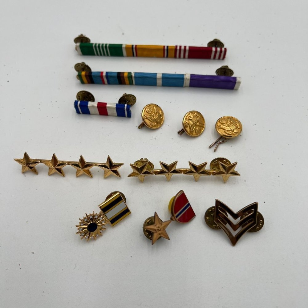 Air Force Medals and Buttons Vietnam various mixed lot replacement lost